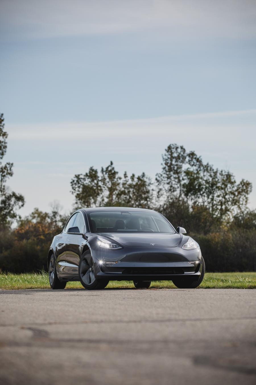  Tesla Model 3 2017 года  (US) (фото 48 из 49)